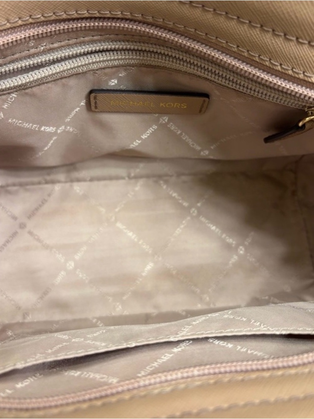 Michael Kors Selma Large Saffiano Leather Crossbody Taupe -NWT & Dust Bag - Picture 6 of 8